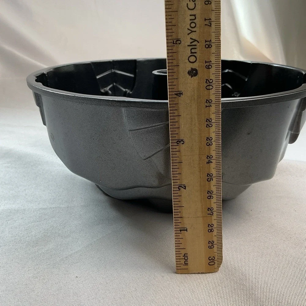 Nordic Ware Rose Cast Bundt Pan, 10 Cup,  Cake Birthday Mother's Day Floral